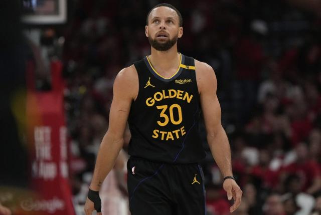 yl7703永利-库里受伤后泪洒更衣室 赛程密集复出窗口只剩一个