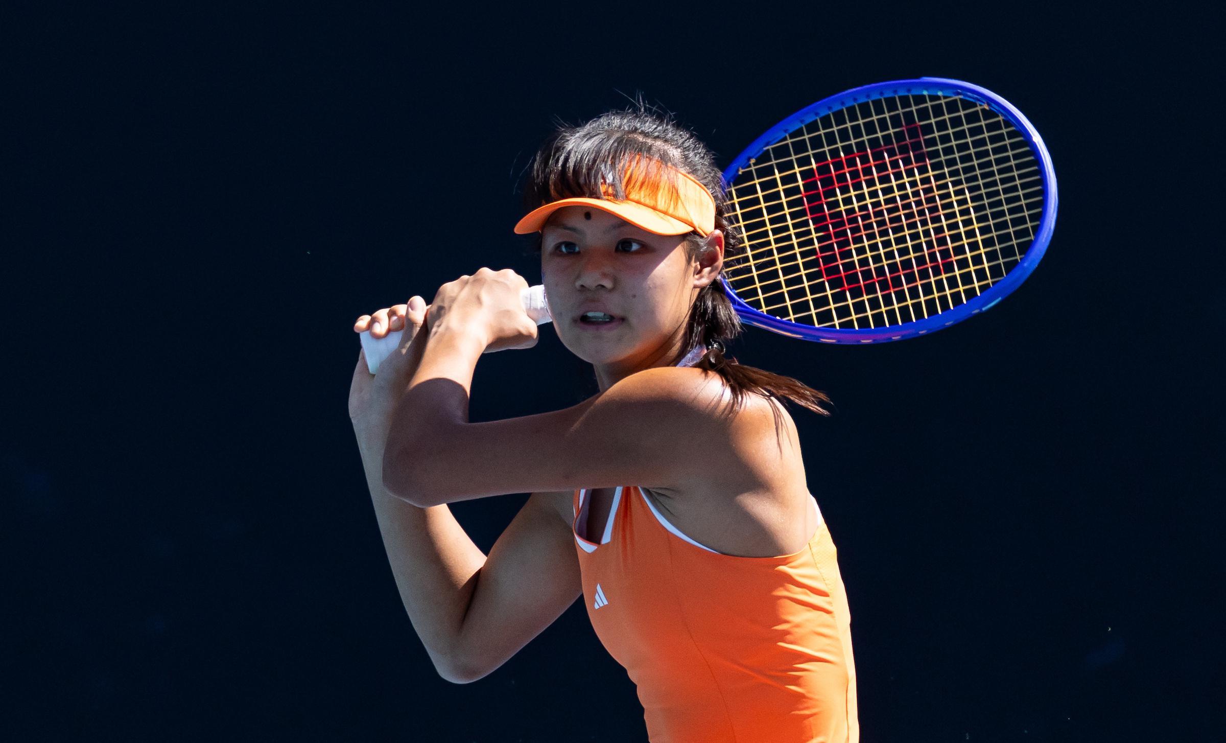 yl7703永利-2-0夺15连胜！中国网球15岁天才少女进8强：边哭边扫追赶郑钦文？